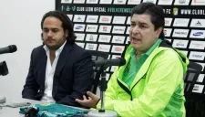 Tena durante su presentación con el León
