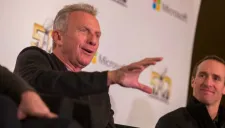 Joe Monetana durante un evento del Super Bowl 50