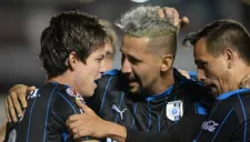 Los jugadores de Querétaro celebran un gol