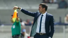 Diego Alonso durante el partido contra Pumas