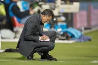 Osorio hace apuntes en su libreta