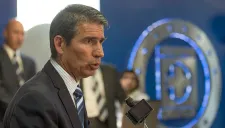 Eduardo de la Torre durante una conferencia con Cruz Azul