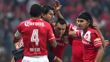 José Cardozo en el festejo del primer gol de Triverio