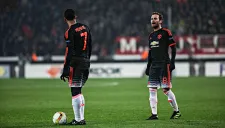 Mata y Depay en el juego contra Midtjylland
