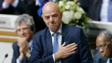 Gianni Infantino durante la elección