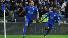 Ulloa festeja tras lograr el tanto del triunfo del Leicester