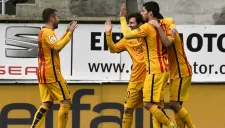 Messi celebra junto a sus compañeros luego de anotar