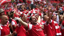 Aficionados del Arsenal en el estadio