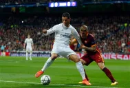 Cristiano Ronaldo cubre el esférico frente al dominio rival