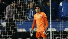 Guillermo Ochoa durante el partido contra el Sporting de Gijón