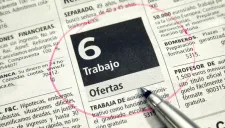 Un anuncio clasificado donde se ofrece trabajo