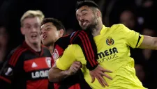 Chicharito durante el primer duelo contra Villarreal