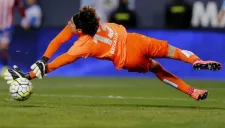 Memo Ochoa, durante un encuentro del Málaga