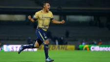 Javier Cortés festeja su golazo contra Monarcas
