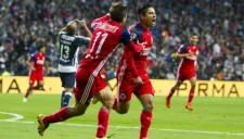 Javier López festeja uno de sus golazos contra Monterrey