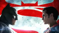 En el cartel aparecen 'cara a cara' Batman y Superman con una actitud retadora