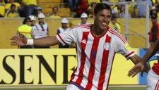 Jorge Benítez celebra un gol en el juego con Ecuador