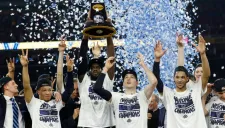 Villanova festeja con el trofeo