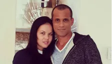 El exfutbolista Rivaldo junto a su esposa