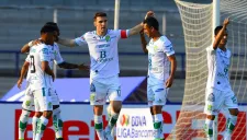 Los jugadores de León celebran un gol frente a Pumas