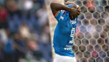 Guerrón se lamenta tras jugada contra Santos