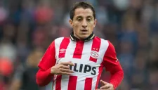 Guardado, durante un partido del PSV