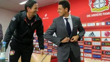 Schmidt y Chicharito bromean tras una conferencia de prensa