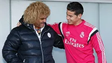 Carlos 'Pibe' Valderrama y James en una convivencia en 2015