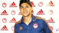 Alan Pulido, en una conferencia de Olympiacos