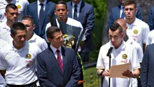 Rubens Sambueza habla durante vista del América a Los Pinos