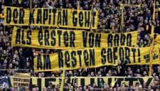 La pancarta de la afición del Dortmund
