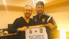 Gignac y David Guetta posan en una foto