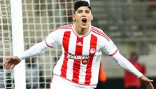 Pulido celebra un gol con Olympiacos