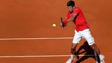 Djokovic devuelve un disparo contra Borna Coric