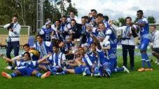 Jugadores del Porto B festejan título