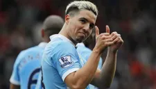 Nasri sonríe en partido del City