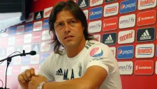 Almeyda en conferencia de prensa con Chivas