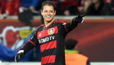 Chicharito celebra un gol con el Bayer Leverkusen
