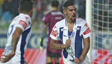 Jara festeja tras marcar con Pachuca