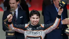 Sergio Pérez celebra después de su tercer puesto en el GP de Mónaco