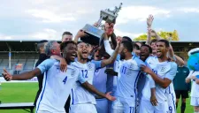 Jugadores de Inglaterra levantan el torneo de Toulon