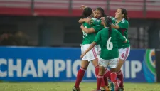 Las jugadoras del Tri sub 17 festejan un gol