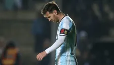 Messi se lamenta en un partido de Argentina