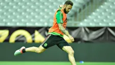 Layún entrena con la Selección