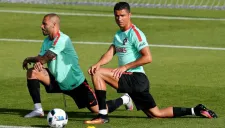 Cristiano Ronaldo y Ricardo Quaresma durante el entrenamiento de la selección de Portugal