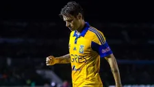 Sóbis camina en un partido de Tigres