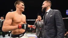 CM Punk, cara a cara con Mickey Gall