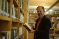 Juan Villoro posa para RÉCORD