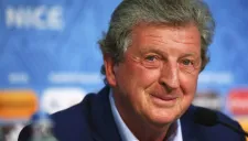 Hodgson en conferencia de prensa de Inglaterra