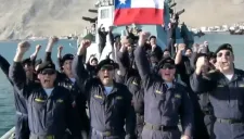Armada chilena apoyando a su selección